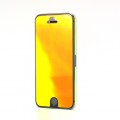 見る角度によって黄金色、エメラルドグリーン、オーシャンブルーなど、 玉虫色に変化するiPhone5s/5用のオーロラフィルム。