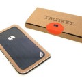 iPhone4用木製保護シート「TRUNKET wood skin for iPhone4」
