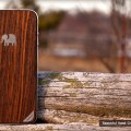 iPhone4用木製保護シート「TRUNKET wood skin for iPhone4」